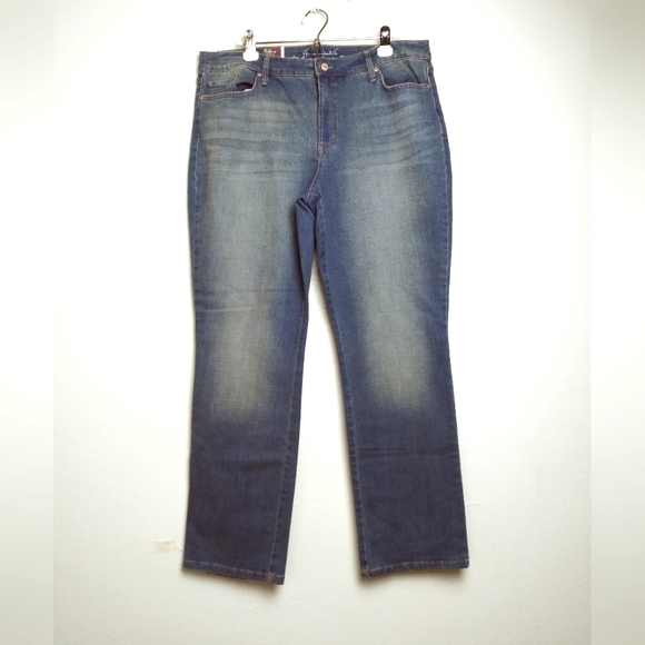Gloria Vanderbilt Whiskering Faded Jeans Pants Modern Straight Mid Rise Size 18 - Picture 1 of 12